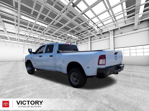 Bright White Clearcoat 2022 RAM 3500 Tradesman Crew Cab 4x4 8' Box