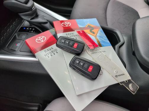 Silver Sky Metallic 2025 Toyota RAV4 Hybrid XLE