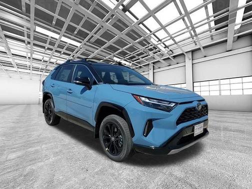 2025 Toyota RAV4 Hybrid SE