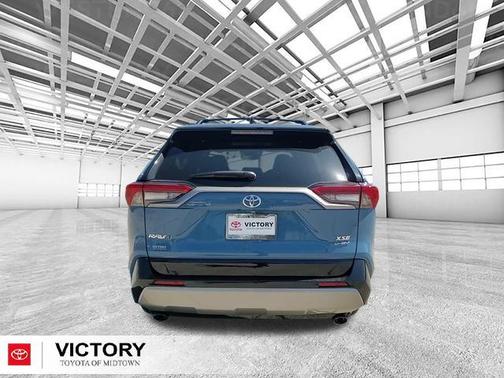 2025 Toyota RAV4 Hybrid SE