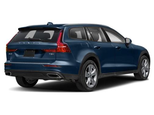 2022 Volvo V60 Cross Country T5