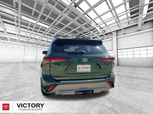 2025 Toyota Highlander Platinum