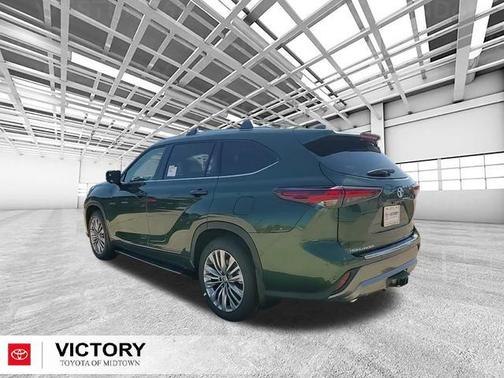 2025 Toyota Highlander Platinum