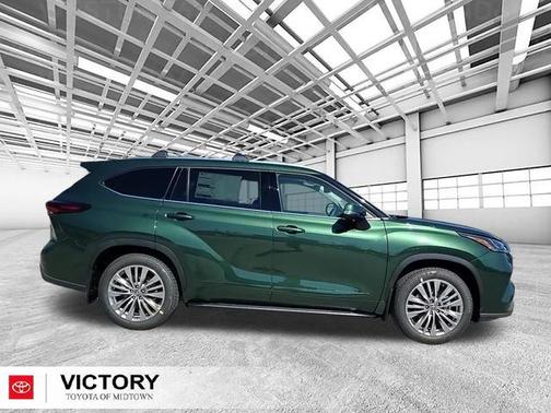 2025 Toyota Highlander Platinum
