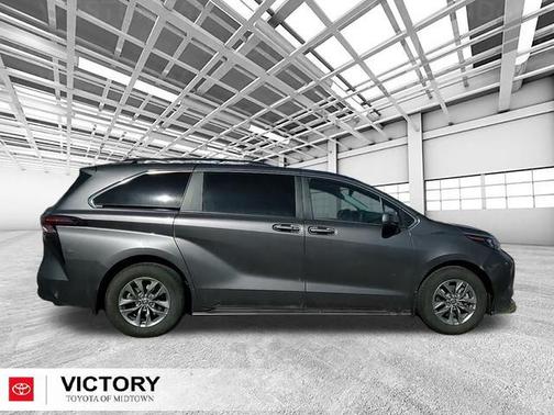 2024 Toyota Sienna XLE