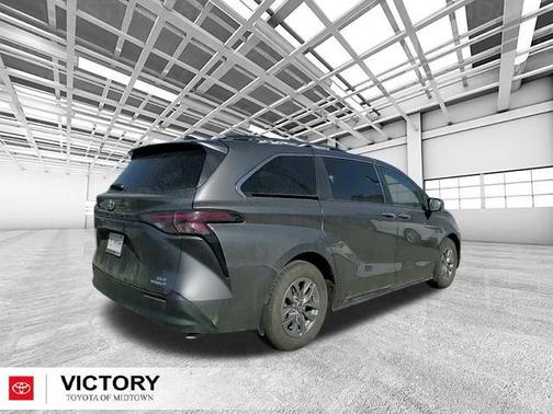 2024 Toyota Sienna XLE