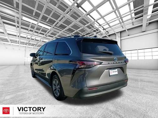 2024 Toyota Sienna XLE