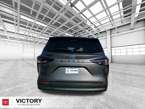 2024 Toyota Sienna XLE