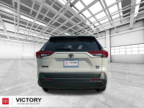 Blizzard Pearl 2022 Toyota RAV4 XLE Premium