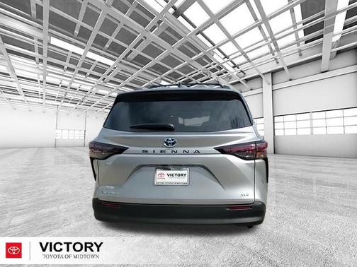 2025 Toyota Sienna XLE