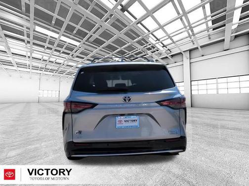 Celestial Silver Metallic 2024 Toyota Sienna Limited