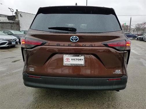 2022 Toyota Sienna XLE 7 Passenger