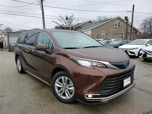 2022 Toyota Sienna XLE 7 Passenger