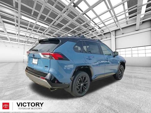 2025 Toyota RAV4 Hybrid SE