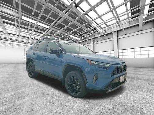 2025 Toyota RAV4 Hybrid SE