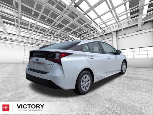 2021 Toyota Prius LE