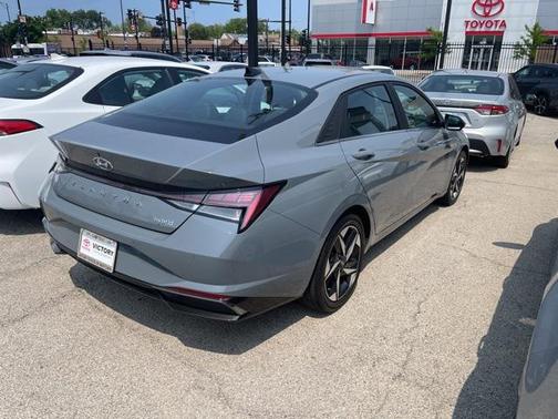 2022 Hyundai ELANTRA Limited