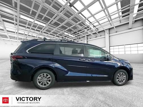 2025 Toyota Sienna XLE 7 Passenger