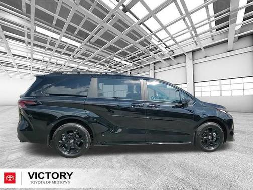 2025 Toyota Sienna Woodland Edition