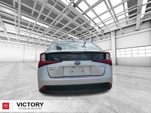 2021 Toyota Prius LE