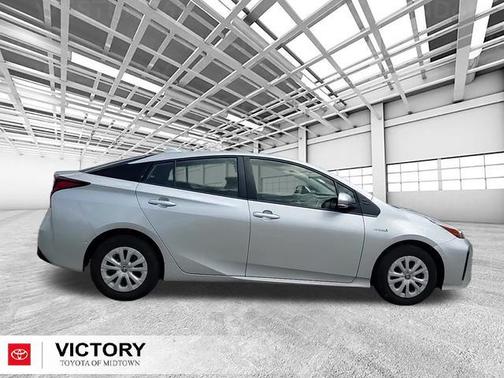 2021 Toyota Prius LE