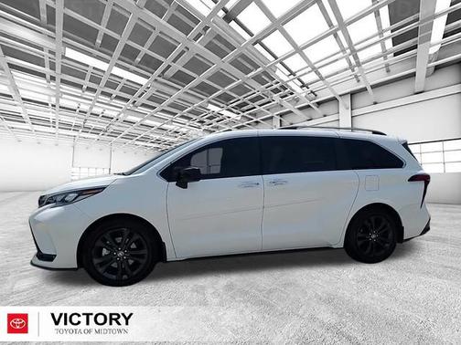 2023 Toyota Sienna XSE 7 Passenger