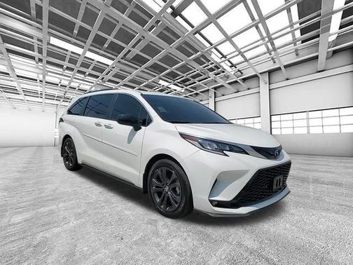 2023 Toyota Sienna XSE 7 Passenger