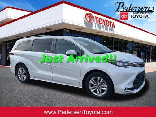 2024 Toyota Sienna XLE