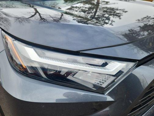 2023 Toyota RAV4 Hybrid LE