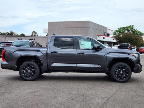 2025 Toyota Tundra Hybrid Platinum