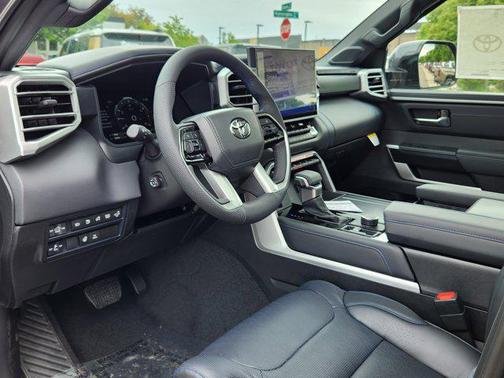2025 Toyota Tundra Hybrid Platinum