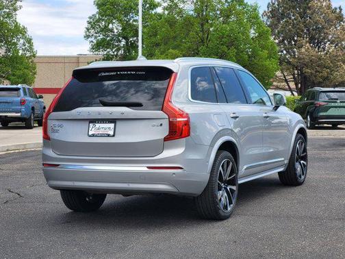Silver Dawn Metallic 2023 Volvo XC90 B6 Plus 7-Seater