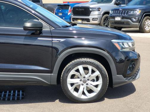 Deep Black 2023 Volkswagen Taos 1.5T S