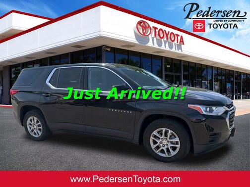 Mosaic Black Metallic 2020 Chevrolet Traverse LS