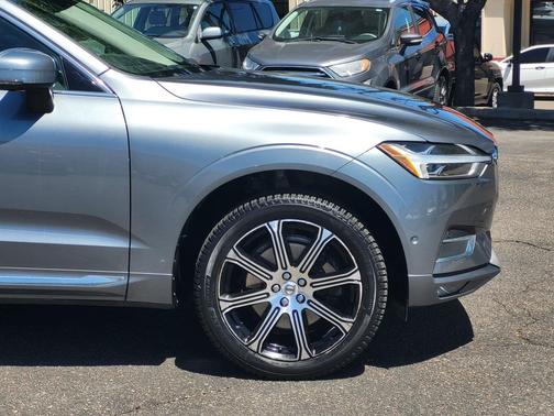 Gray 2019 Volvo XC60 T5 Inscription