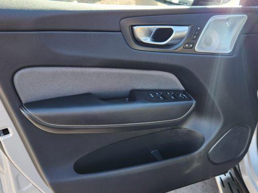 2025 Volvo XC60 Plug-In Hybrid T8 Polestar