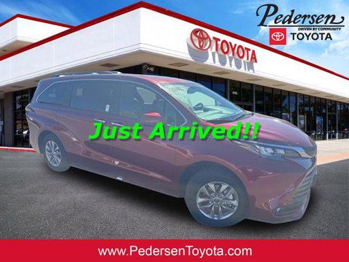 2025 Toyota Sienna XLE 7 Passenger