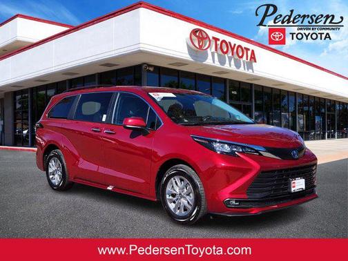2025 Toyota Sienna XLE 7 Passenger