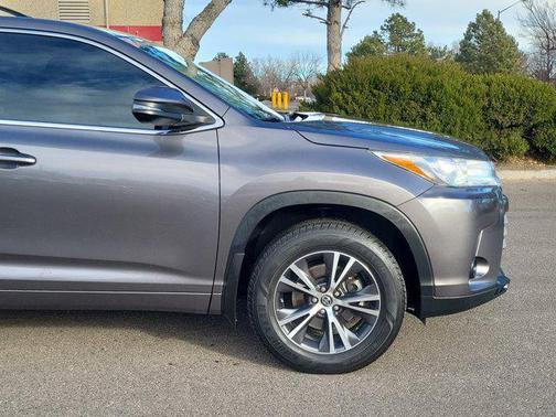 2017 Toyota Highlander LE