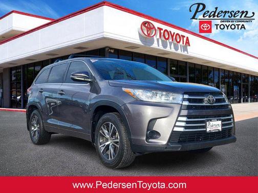 2017 Toyota Highlander LE
