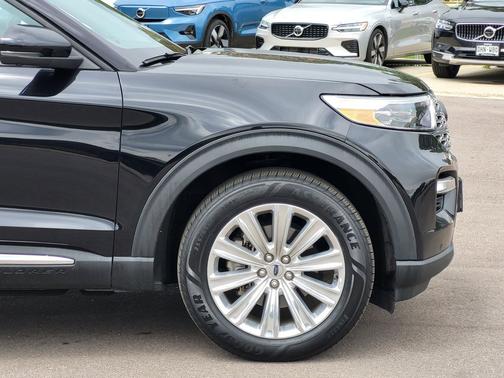 Agate Black Metallic 2022 Ford Explorer Limited