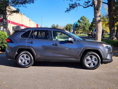 2022 Toyota RAV4 Hybrid XLE