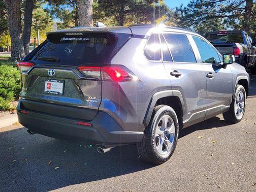 2022 Toyota RAV4 Hybrid XLE