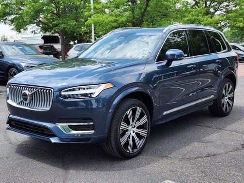 2024 Volvo XC90 Recharge Plug-In Hybrid T8 Ultimate Bright Theme 7-Seater