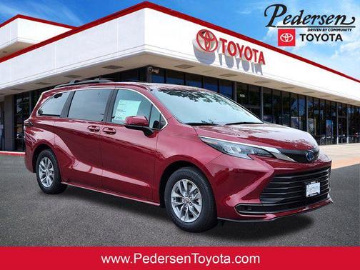 2025 Toyota Sienna LE