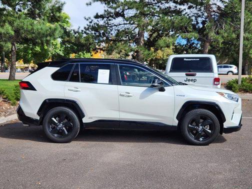 2020 Toyota RAV4 Hybrid SE