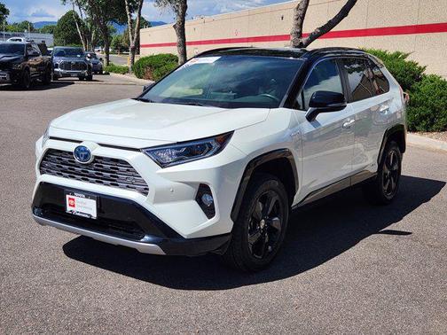 2020 Toyota RAV4 Hybrid SE