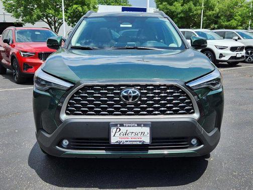 2025 Toyota Corolla Cross XLE