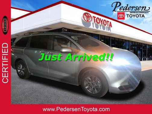 2025 Toyota Sienna LE