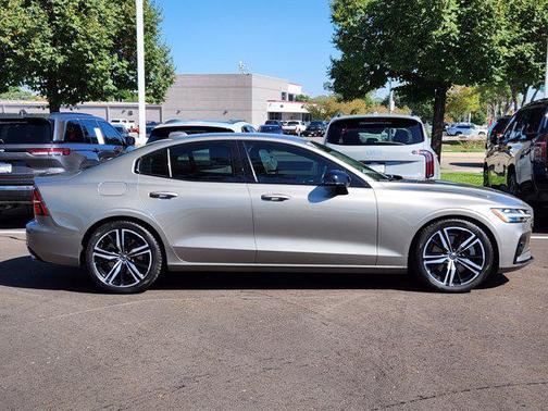 2020 Volvo S60 T6 R-Design